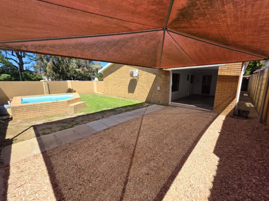 6 Bedroom Property for Sale in Lochnerhof Western Cape
